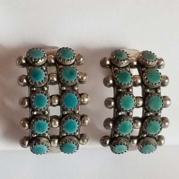 Vintage Jewelry - Relisted -vintage petit point turquoise sterling silver screwback earrings